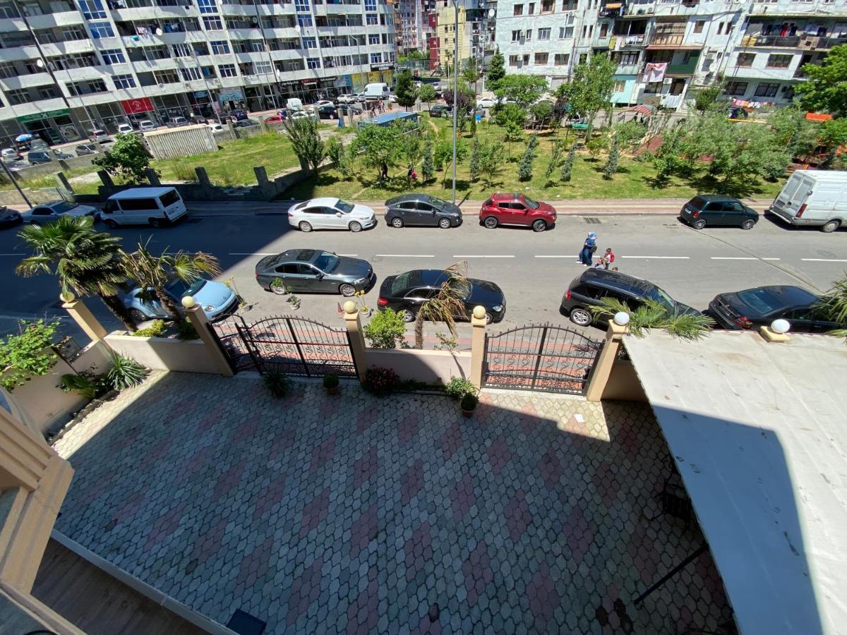 Hotel Eurasia Batumi Exteriör bild